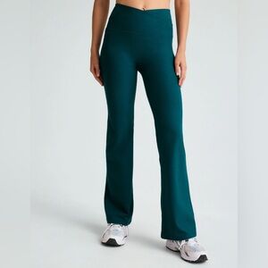 BEYOND YOGA Spacedye At Your Leisure Bootcut Pants size XS